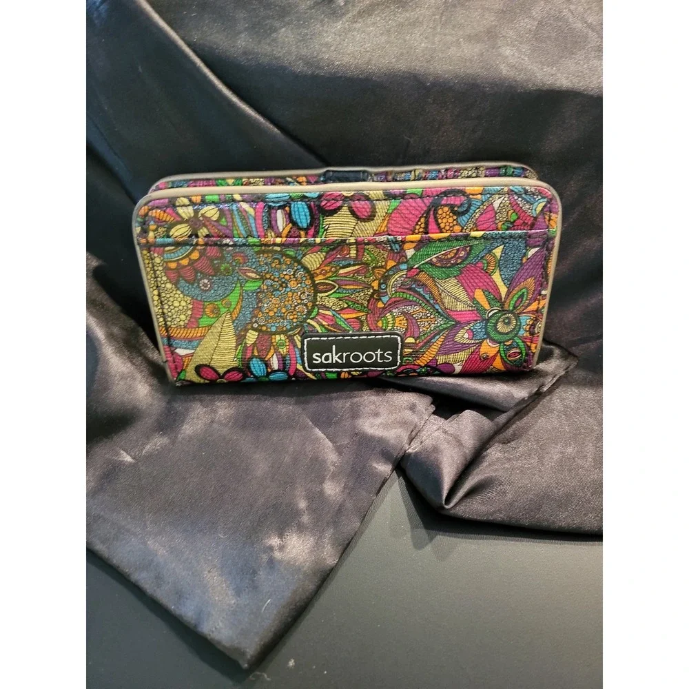 Sakroots Artist Circle Large Smartphone Wallet Multicolor Floral Coated Canvas